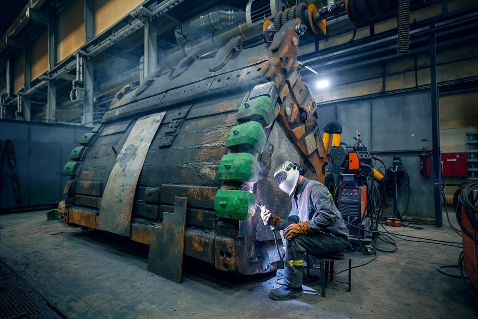 bau-und-forstgeraete-neu-min